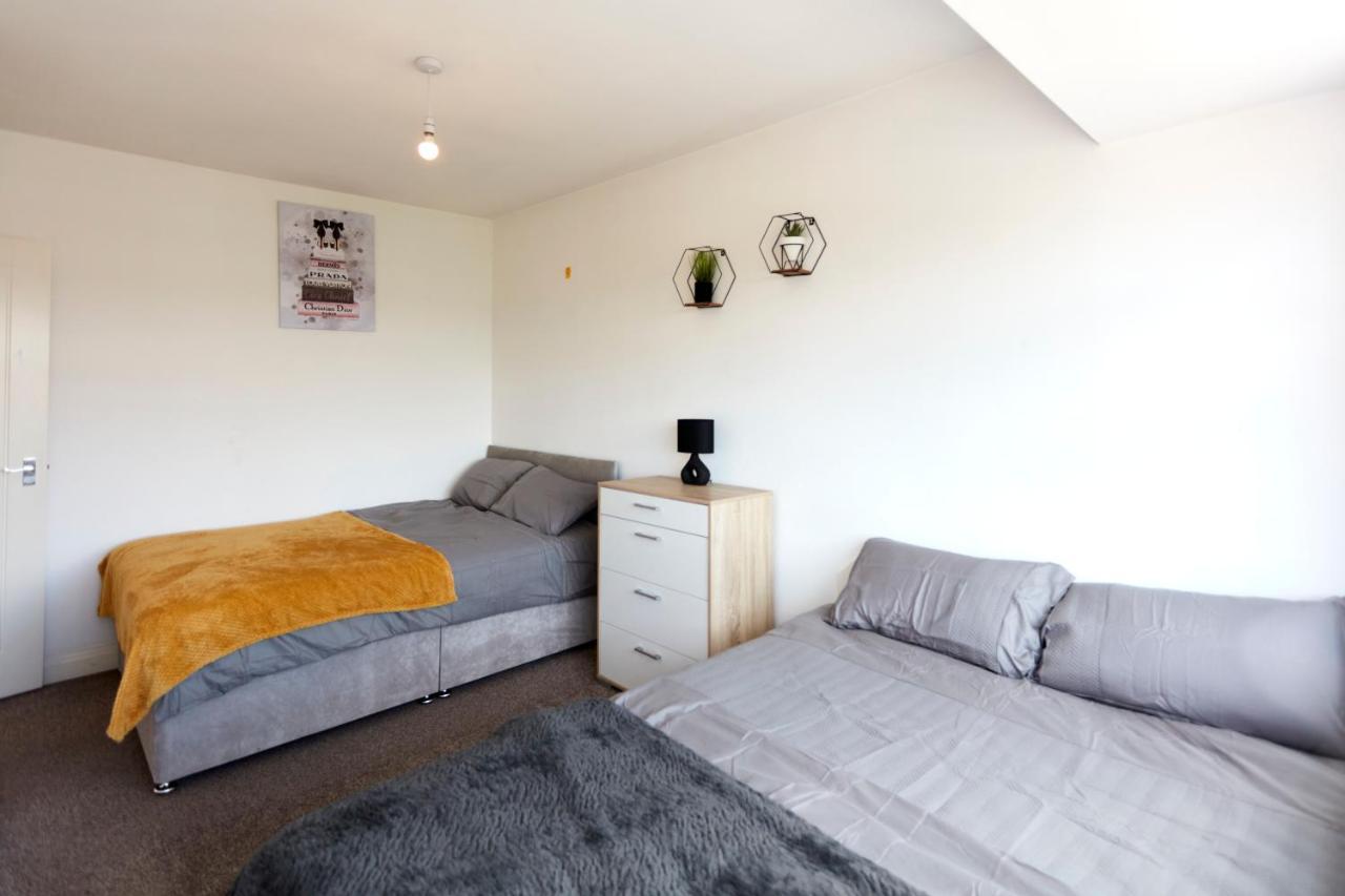 Spacious Home Close To City Centre Location Leeds  Extérieur photo