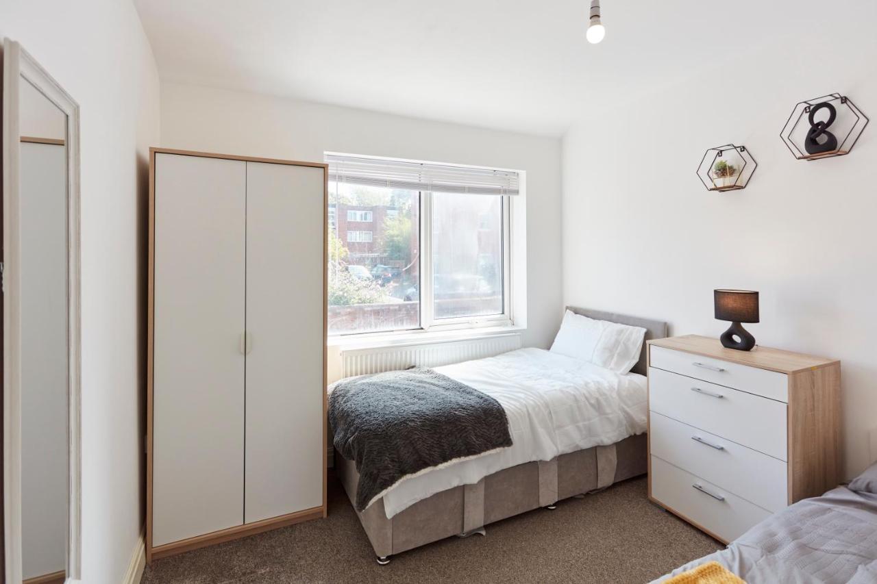 Spacious Home Close To City Centre Location Leeds  Extérieur photo