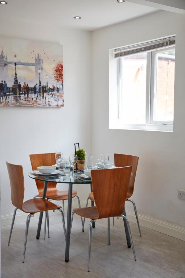 Spacious Home Close To City Centre Location Leeds  Extérieur photo