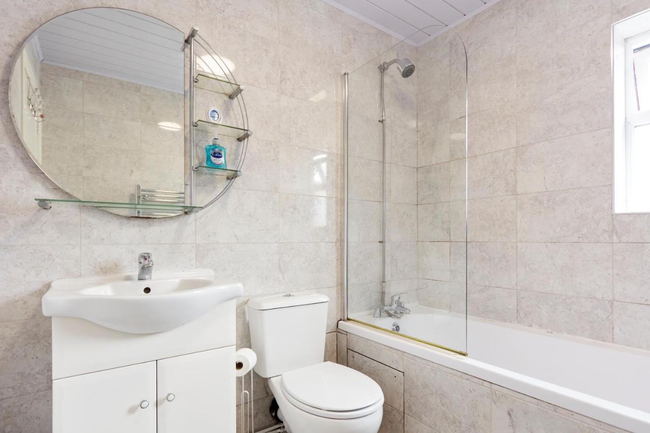 Spacious Home Close To City Centre Location Leeds  Extérieur photo