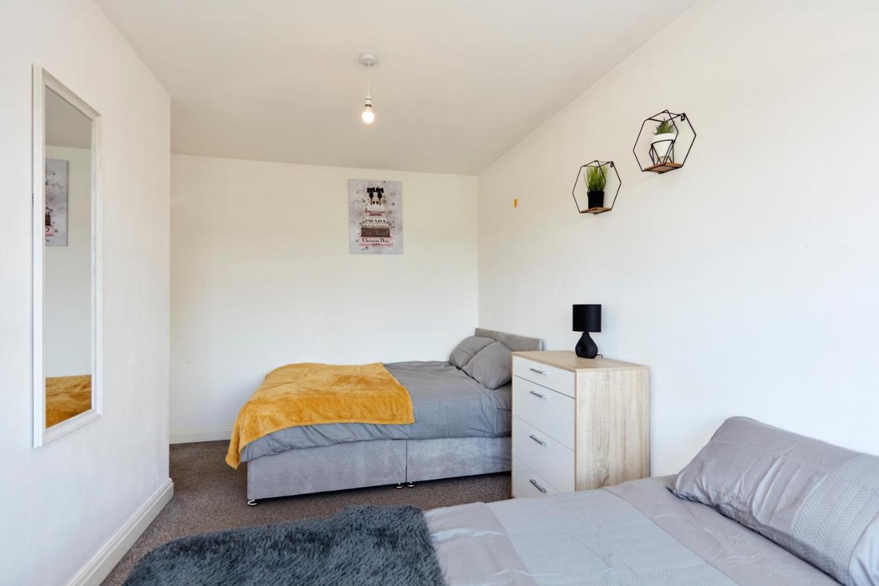 Spacious Home Close To City Centre Location Leeds  Extérieur photo