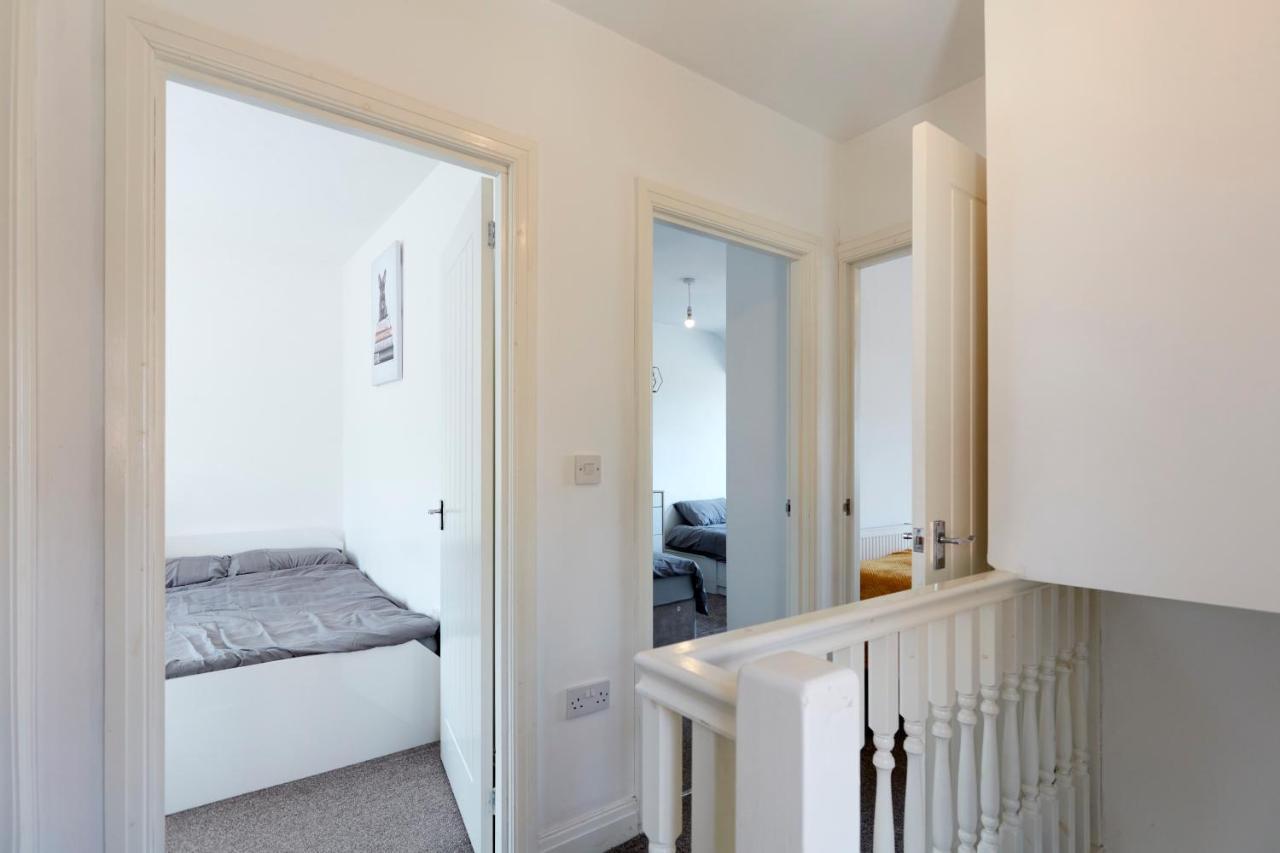 Spacious Home Close To City Centre Location Leeds  Extérieur photo