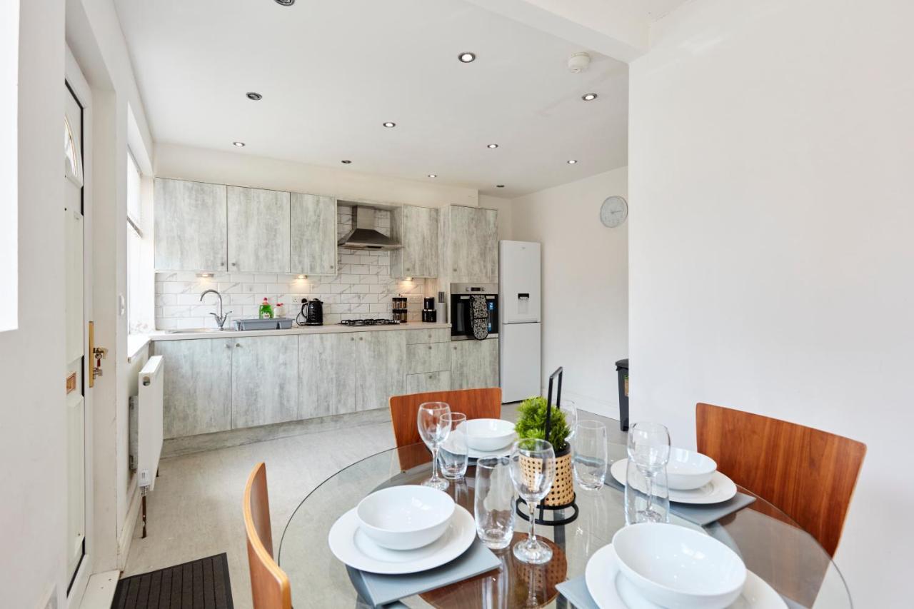 Spacious Home Close To City Centre Location Leeds  Extérieur photo