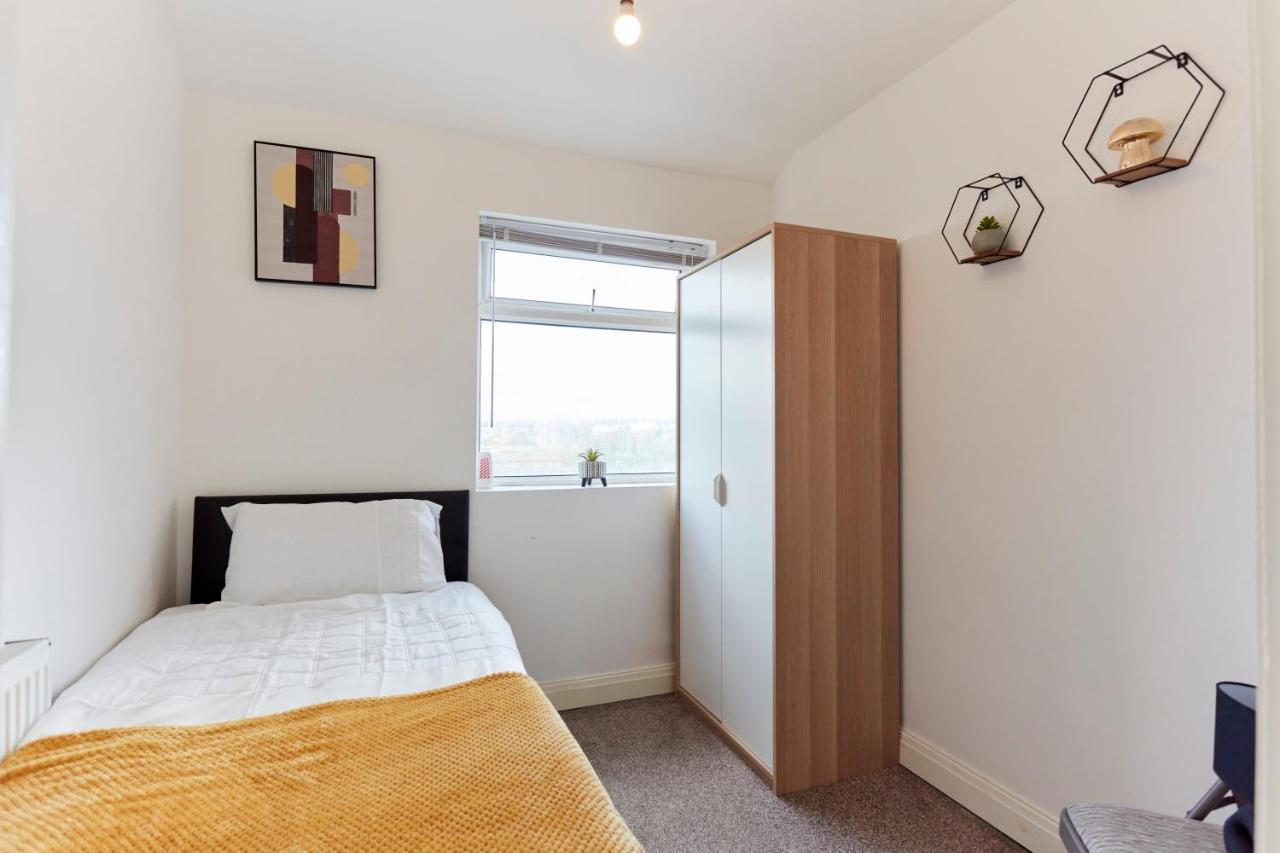 Spacious Home Close To City Centre Location Leeds  Extérieur photo
